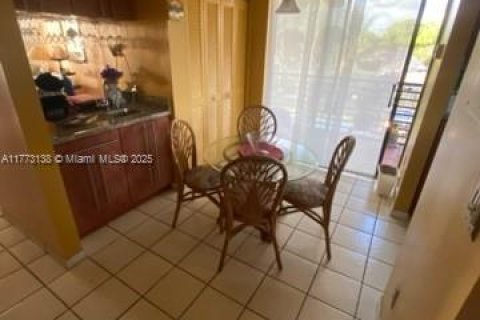 Condominio en venta en Pembroke Pines, Florida, 2 dormitorios № 1958163 - foto 18