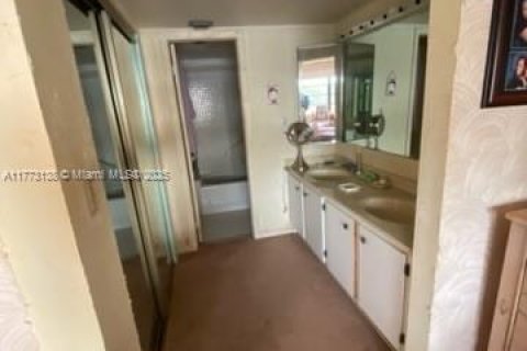 Condominio en venta en Pembroke Pines, Florida, 2 dormitorios № 1958163 - foto 21