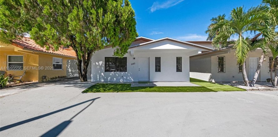 Condo à Hialeah, Floride, 3 chambres  № 2060841