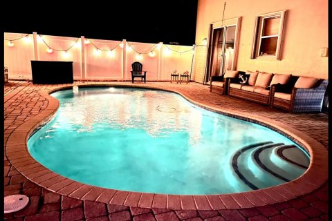 House in West Palm Beach, Florida 4 bedrooms, 232.07 sq.m. № 2187303 - photo 3