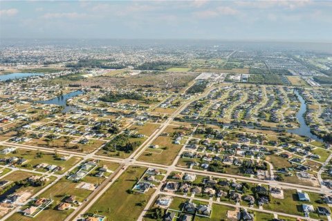 Land in Cape Coral, Florida № 2159779 - photo 5