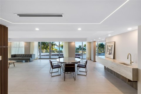 Condo in Bal Harbour, Florida, 4 bedrooms  № 2018898 - photo 22