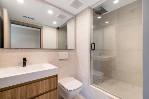 Condo in Bal Harbour, Florida, 4 bedrooms  № 2018898 - photo 11