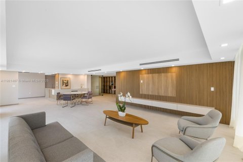 Condo in Bal Harbour, Florida, 4 bedrooms  № 2018898 - photo 13