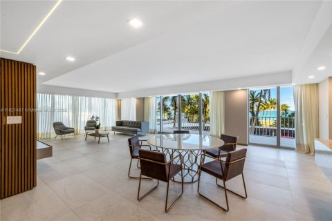 Condo in Bal Harbour, Florida, 4 bedrooms  № 2018898 - photo 21