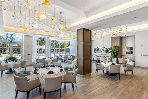 Condo in Bal Harbour, Florida, 4 bedrooms  № 2018898 - photo 7