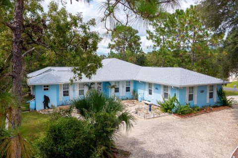 House in Beverly Hills, Florida 6 bedrooms, 289.95 sq.m. № 1894464 - photo 12