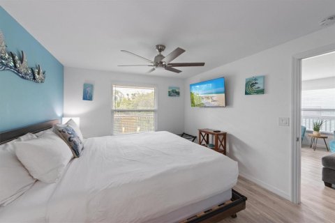 Duplex in Holmes Beach, Florida 2 bedrooms, 85.93 sq.m. № 1898662 - photo 14