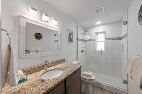 Duplex in Holmes Beach, Florida 2 bedrooms, 85.93 sq.m. № 1898662 - photo 12
