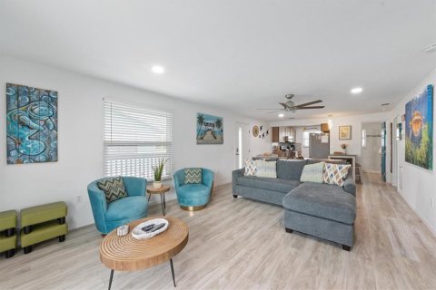 Duplex in Holmes Beach, Florida 2 bedrooms, 85.93 sq.m. № 1898662 - photo 10