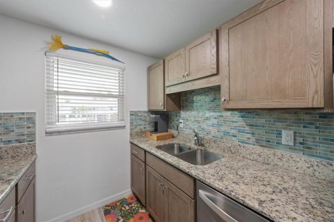 Duplex in Holmes Beach, Florida 2 bedrooms, 85.93 sq.m. № 1898662 - photo 8
