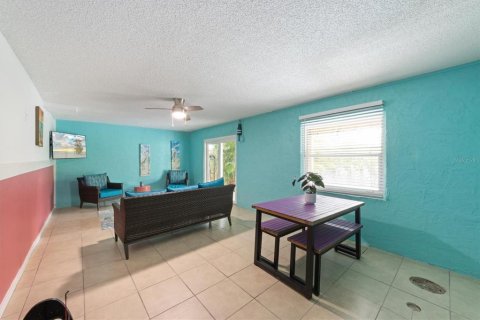 Duplex in Holmes Beach, Florida 2 bedrooms, 85.93 sq.m. № 1898662 - photo 18