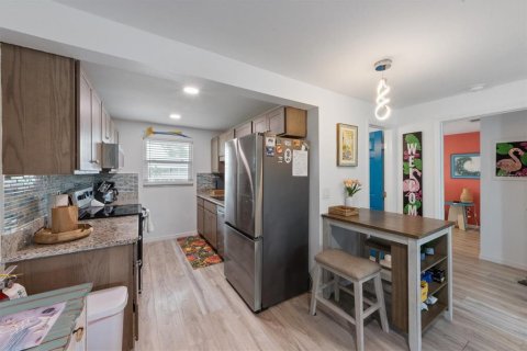 Duplex in Holmes Beach, Florida 2 bedrooms, 85.93 sq.m. № 1898662 - photo 6