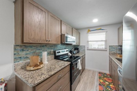 Duplex in Holmes Beach, Florida 2 bedrooms, 85.93 sq.m. № 1898662 - photo 7