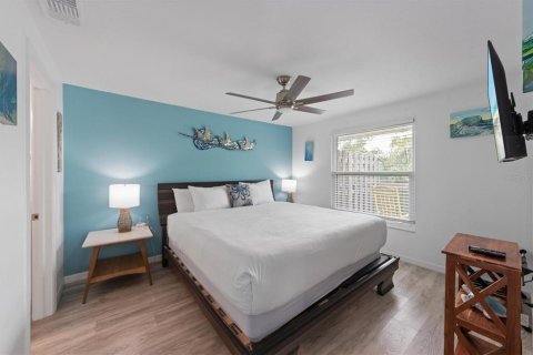 Duplex in Holmes Beach, Florida 2 bedrooms, 85.93 sq.m. № 1898662 - photo 13