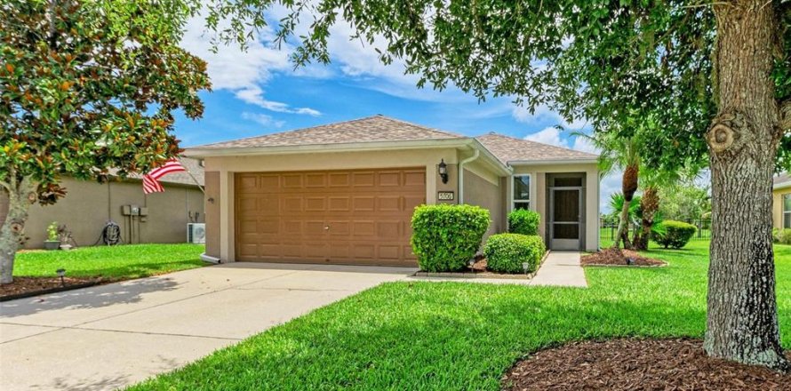 House in Parrish, Florida 3 bedrooms, 135.64 sq.m. № 2092364
