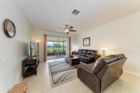 House in Parrish, Florida 3 bedrooms, 135.64 sq.m. № 2092364 - photo 18