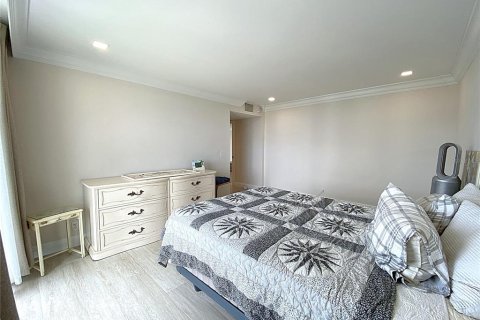 Condo in West Palm Beach, Florida, 2 bedrooms  № 1797823 - photo 15