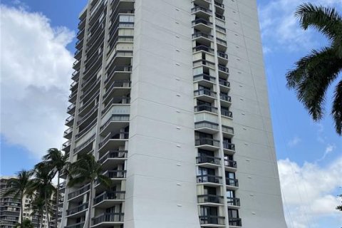 Condo in West Palm Beach, Florida, 2 bedrooms  № 1797823 - photo 1