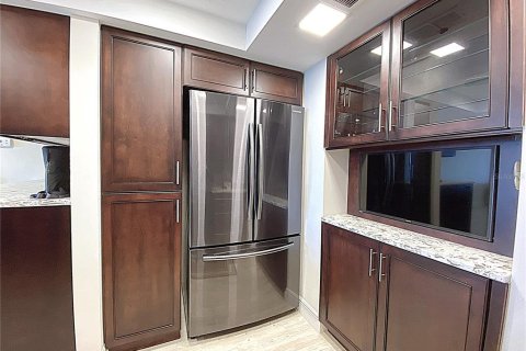 Condo in West Palm Beach, Florida, 2 bedrooms  № 1797823 - photo 8