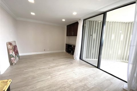 Condo in West Palm Beach, Florida, 2 bedrooms  № 1797823 - photo 25