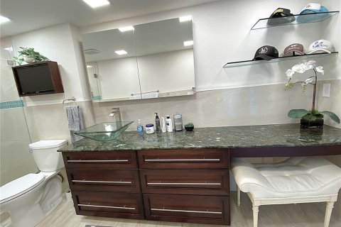 Condo in West Palm Beach, Florida, 2 bedrooms  № 1797823 - photo 18