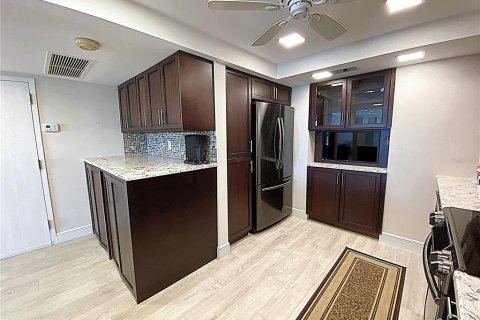 Condo in West Palm Beach, Florida, 2 bedrooms  № 1797823 - photo 5