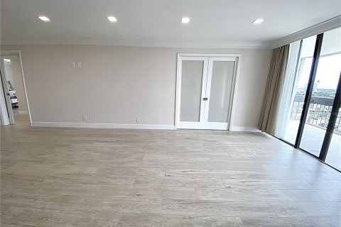 Condo in West Palm Beach, Florida, 2 bedrooms  № 1797823 - photo 13