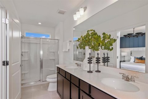House in Lakeland, Florida 4 bedrooms, 146.79 sq.m. № 2204743 - photo 12