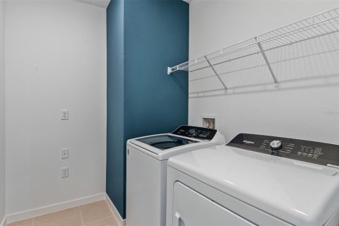 House in Lakeland, Florida 4 bedrooms, 146.79 sq.m. № 2204743 - photo 18