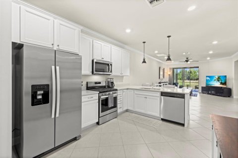 House in Bradenton, Florida 2 bedrooms, 135.45 sq.m. № 1718809 - photo 7