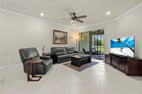 House in Bradenton, Florida 2 bedrooms, 135.45 sq.m. № 1718809 - photo 10