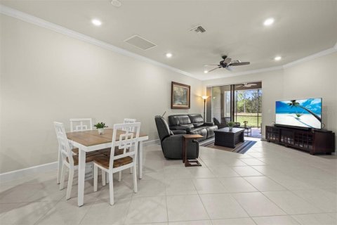 House in Bradenton, Florida 2 bedrooms, 135.45 sq.m. № 1718809 - photo 8