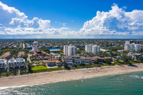 Снять в аренду кондоминиум в Хайленд-Бич, Флорида 2 спальни, 130.06м2, № 1228514 - фото 1