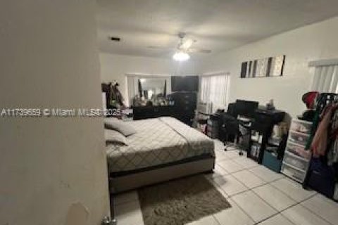 House in Miami, Florida 3 bedrooms, 96.62 sq.m. № 1943229 - photo 17