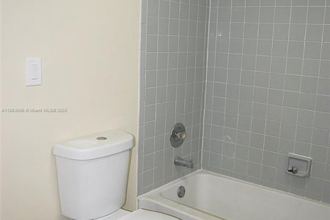 Copropriété à louer à Oakland Park, Floride: 1 chambre, 80.08 m2 № 1929774 - photo 17