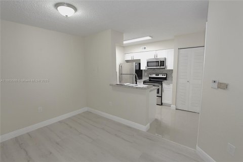 Copropriété à louer à Oakland Park, Floride: 1 chambre, 80.08 m2 № 1929774 - photo 3