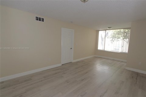 Copropriété à louer à Oakland Park, Floride: 1 chambre, 80.08 m2 № 1929774 - photo 10