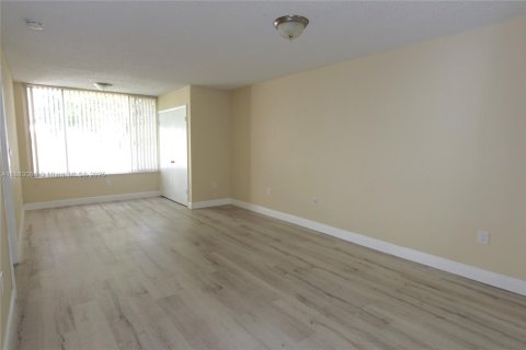 Copropriété à louer à Oakland Park, Floride: 1 chambre, 80.08 m2 № 1929774 - photo 12