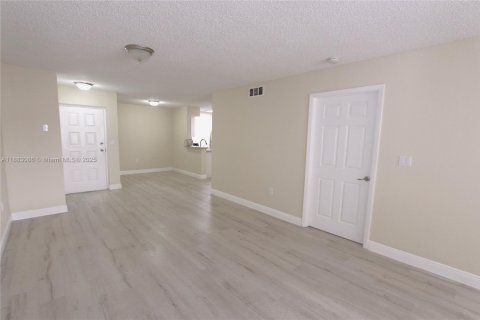 Copropriété à louer à Oakland Park, Floride: 1 chambre, 80.08 m2 № 1929774 - photo 9