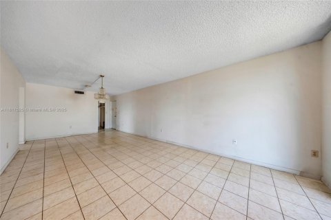 Condominio en venta en Miami Beach, Florida, 2 dormitorios, 102.38 m2 № 1774441 - foto 6