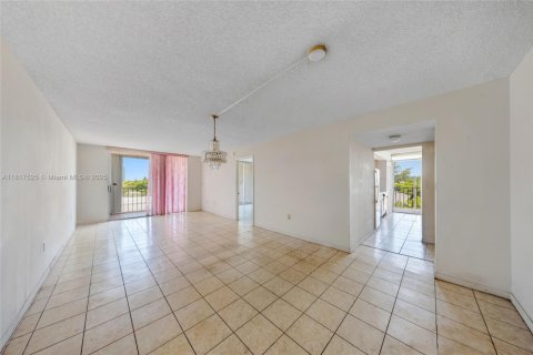 Condominio en venta en Miami Beach, Florida, 2 dormitorios, 102.38 m2 № 1774441 - foto 3