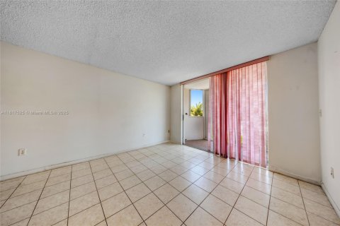 Condominio en venta en Miami Beach, Florida, 2 dormitorios, 102.38 m2 № 1774441 - foto 5