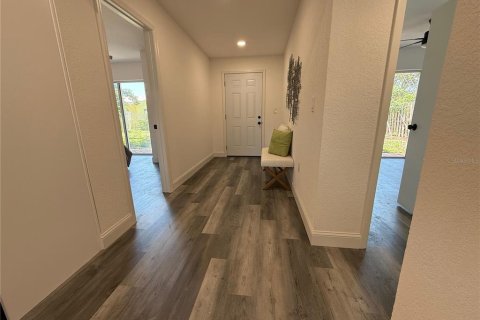 House in Saint Petersburg, Florida 4 bedrooms, 131.92 sq.m. № 1723412 - photo 19