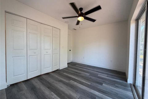 House in Saint Petersburg, Florida 4 bedrooms, 131.92 sq.m. № 1723412 - photo 18