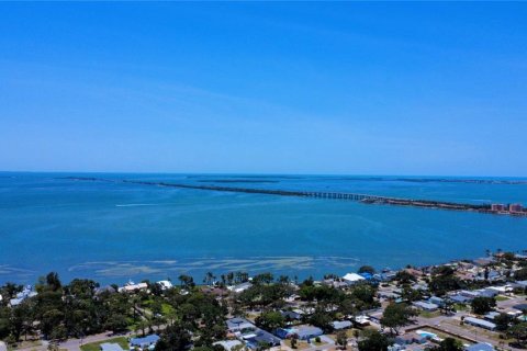 House in Saint Petersburg, Florida 4 bedrooms, 131.92 sq.m. № 1723412 - photo 4