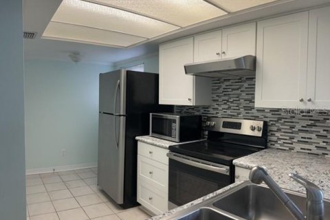 Copropriété à louer à Clearwater, Floride: 2 chambres, 101.26 m2 № 1918915 - photo 9