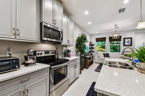 Touwnhouse à vendre à Tampa, Floride: 3 chambres, 151.06 m2 № 1902251 - photo 17