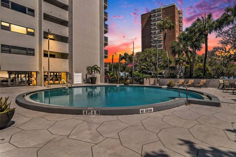 Condo in Tampa, Florida, 2 bedrooms  № 1198869 - photo 1