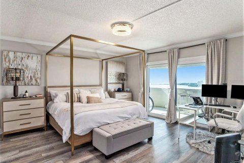 Condo in Tampa, Florida, 2 bedrooms  № 1198869 - photo 15
